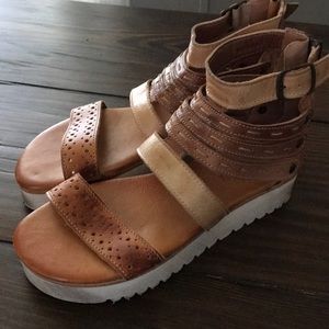 BedStu Artemia platforms sandals